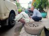 Vá vỏ lốp ô tô lưu động đường Võ Văn Vân