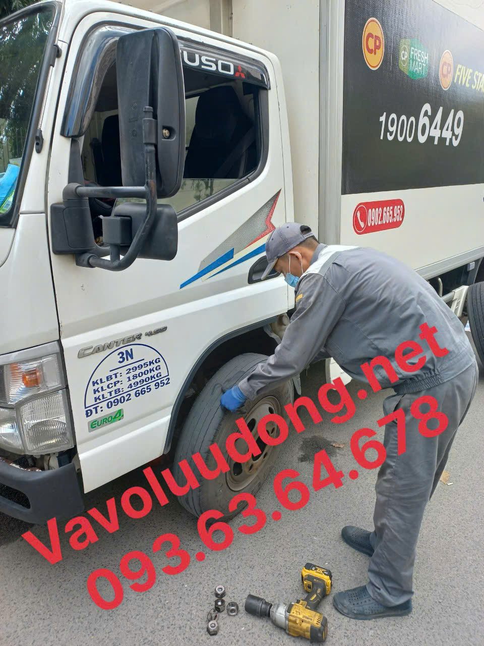 Vá xe tải tại Phạm Văn Đồng Bình Thạnh