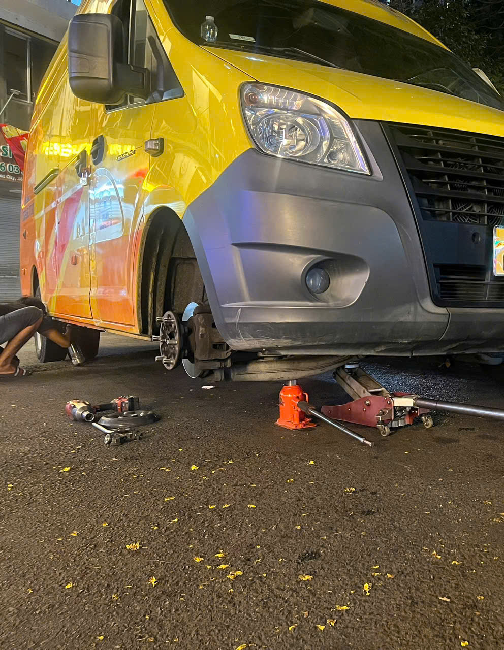 Vá vỏ ô tô tận chỗ Biên hòa