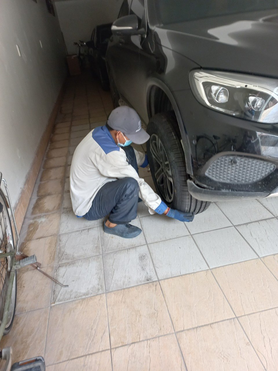 vá vỏ xe hơi đường Nguyễn Trãi