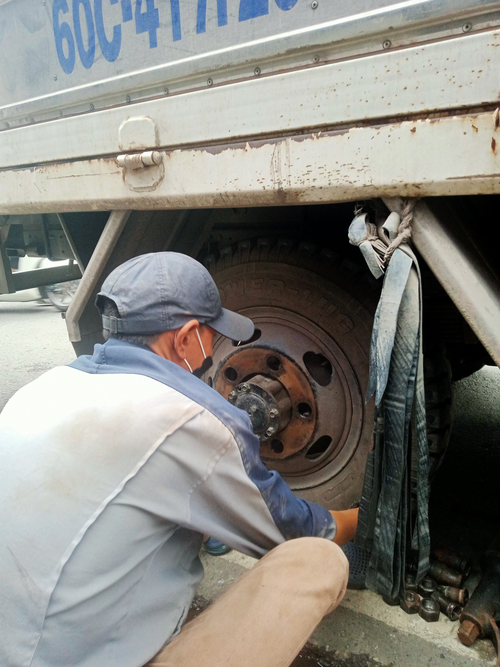 vá vỏ lưu động TP.HCM